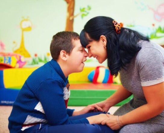Parentalidade atípica: veja o que a legislação garante para profissionais com filhos com deficiência
